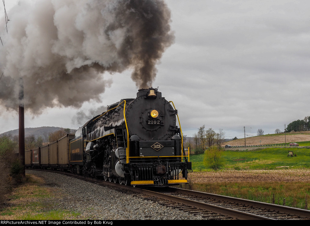 RBMN 2102 eastbound at Miller's Crossing / Molino, PA